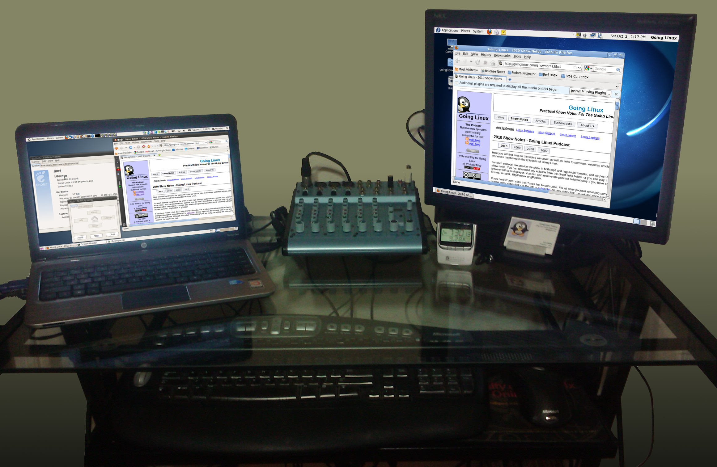 Ubuntu to the left of Fedora